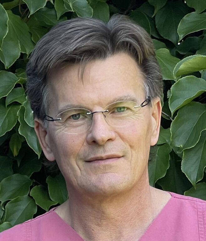 Dr. Burghard Peter